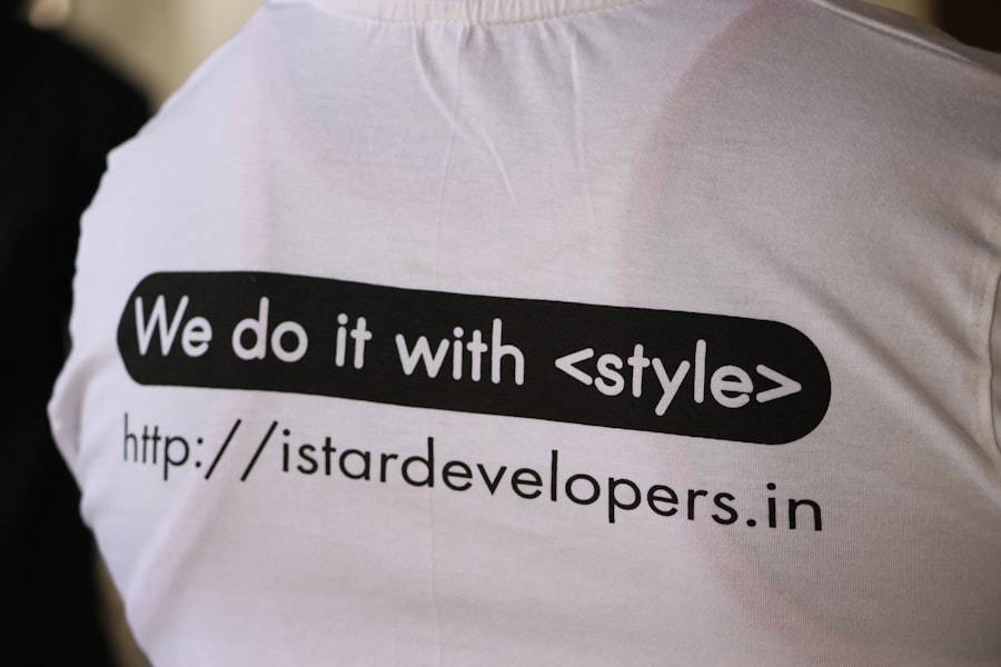 Photo DIY website design vs professional development
